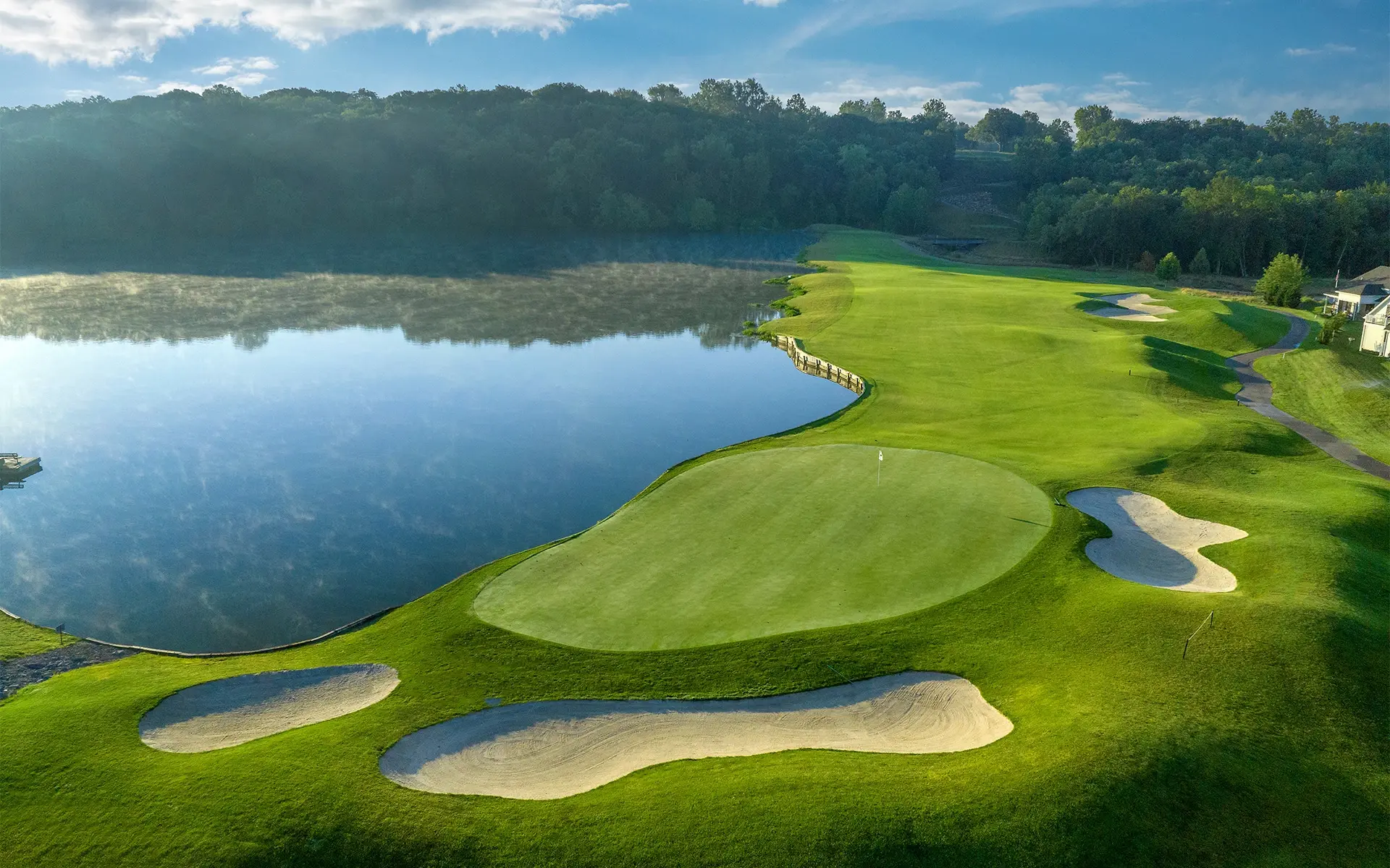 Thailand Golf Courses - Thailand Golf Greens with the Water hazard and Bunker